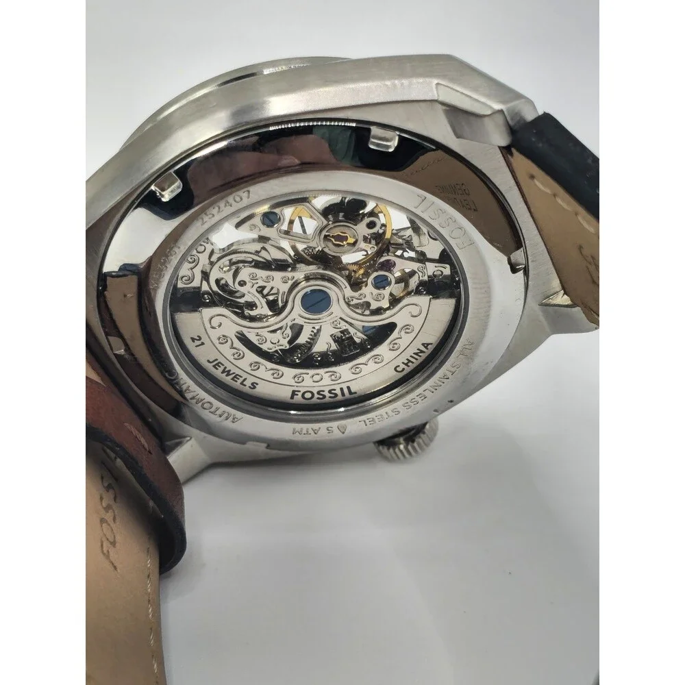 Fossil stylish wristwatch